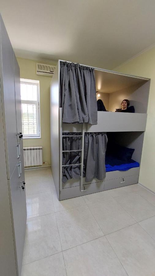 Check Inn Hostel Almaty Ngoại thất bức ảnh